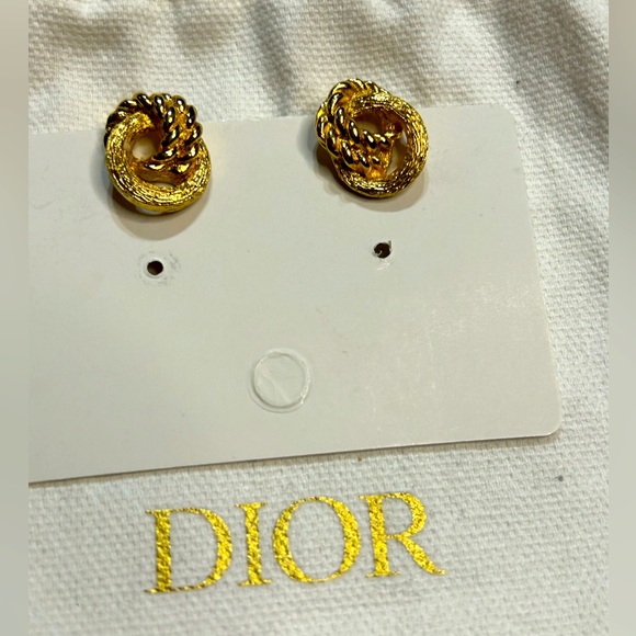 Vintage Dior earing gold tune